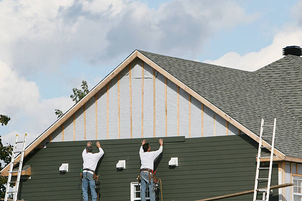 Professional Siding technician working in Hanover, PA